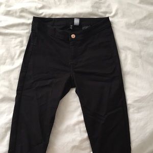 High Waisted Jeans - H&M Black Roller Jeans - 6 US / 27''